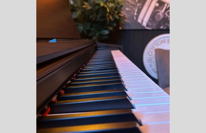 Yamaha YDP-140 Digital Piano | Satin Mahogany Finish | UK Delivery In Days | Warranty | P/X | Finance Options | Includes Stool, Headphones | Used | Serial Number BCOM01407 - Image 6